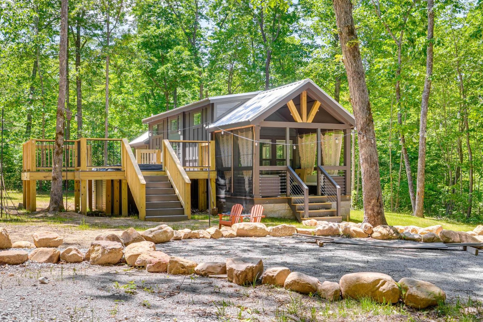 Monteagle Cabin With Swim Spa, Sauna And Fire Pit! Buitenkant foto