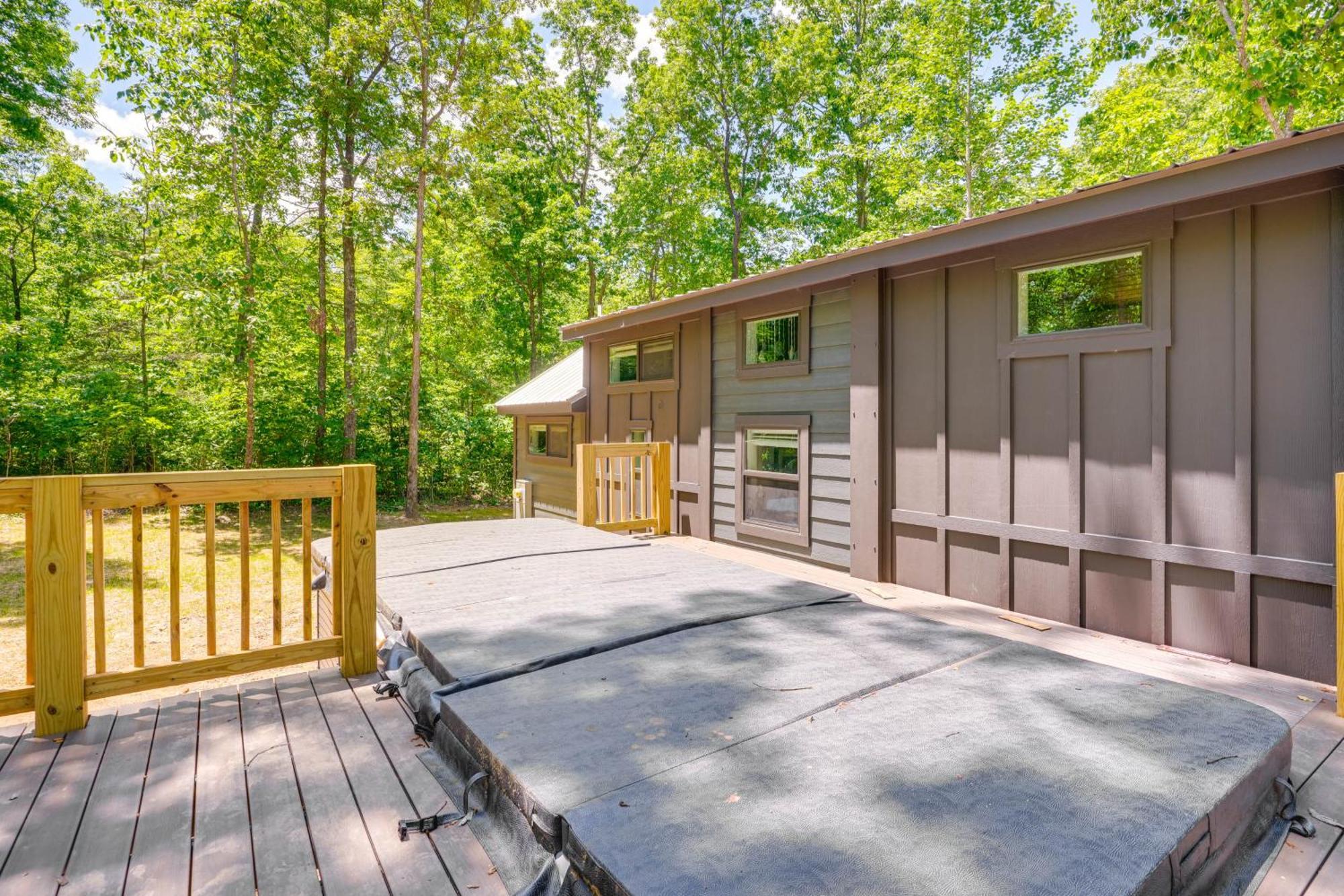 Monteagle Cabin With Swim Spa, Sauna And Fire Pit! Buitenkant foto