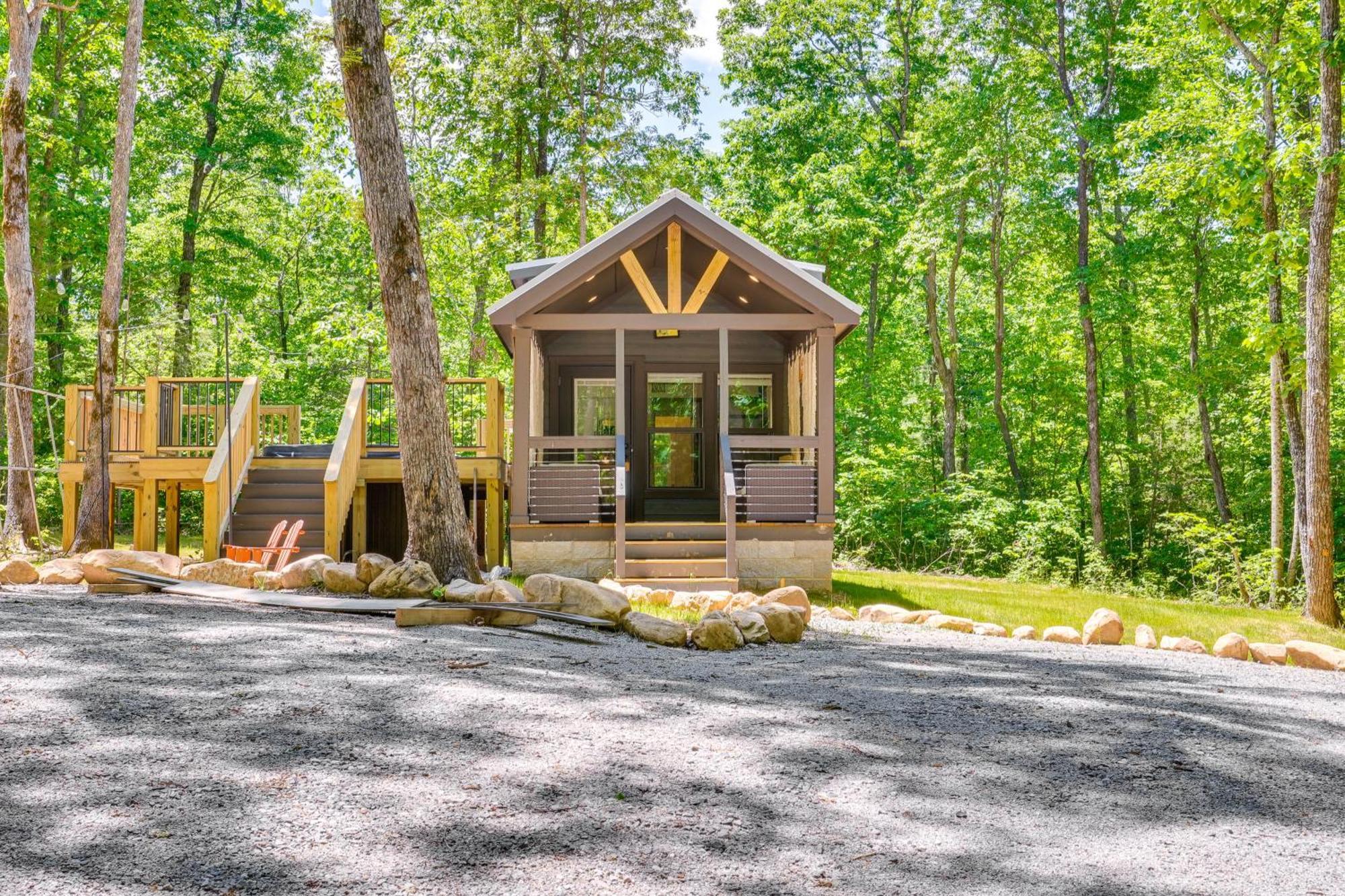 Monteagle Cabin With Swim Spa, Sauna And Fire Pit! Buitenkant foto