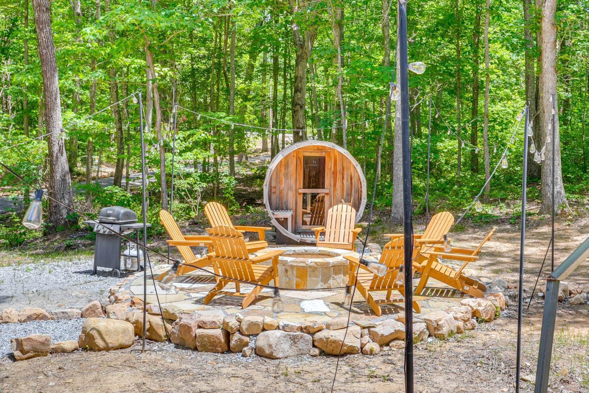 Monteagle Cabin With Swim Spa, Sauna And Fire Pit! Buitenkant foto